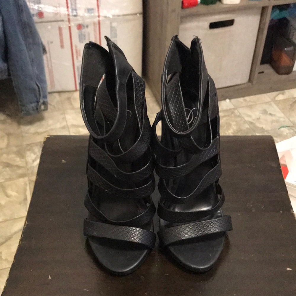 HEELS